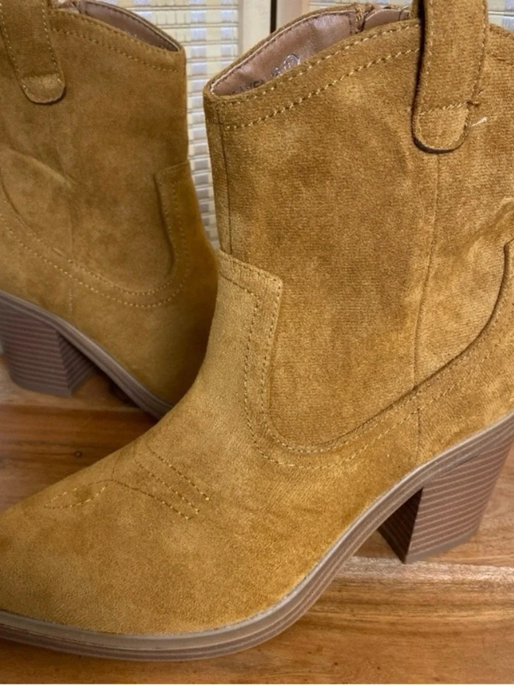 Top Moda Carrie Woman’s 7.5 Modern Western Cowboy Boots NWOT